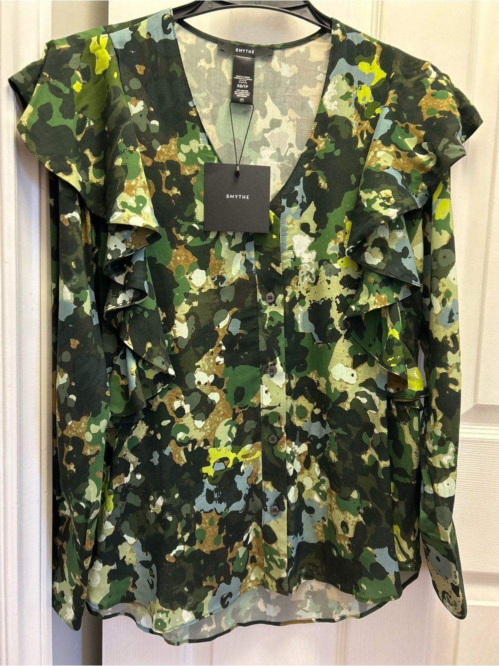 BNWT Smythe Green Camouflage Ruffle Button-Front Blouse
